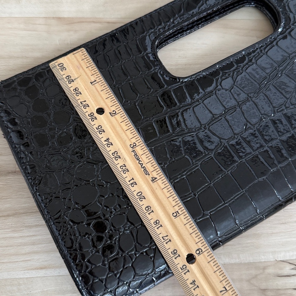 Black Crocodile Embossed Clutch - Picture 5 of 5